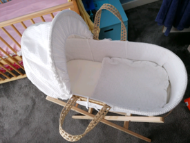inovi cocoon moses basket